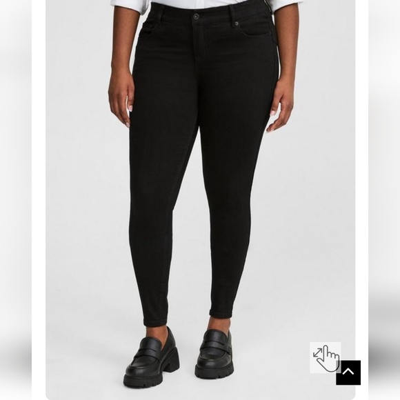 Plus Size Torrid 22 Bombshell Skinny Premium Stretch High-Rise Black Jeans - Picture 2 of 11